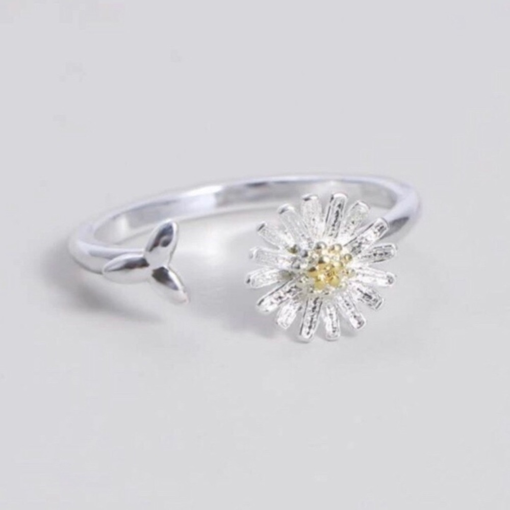 Silver Daisy & Leaf Ring